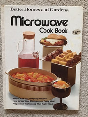 Better Homes and Gardens Microwave Cook Book Meredith Corporation 1980 Printing