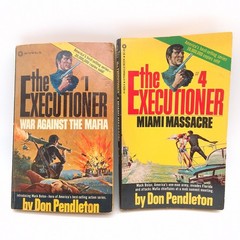 Vintage The Executioner Mack Bolan Books #1 & #4 Don Pendleton Paperbacks Lot